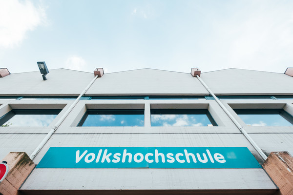 Monheims Volkshochschule bietet am 7. Februar einen Infoabend für die Qualifizierung zur Kindertagespflege an. Foto: Tim Kögler